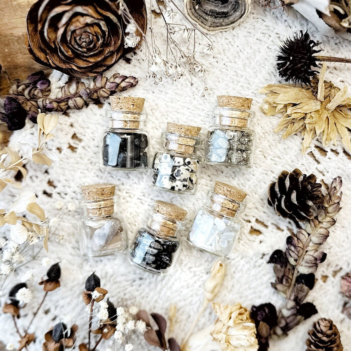 Black & White Collection Mini Crystal Vials – No. 02