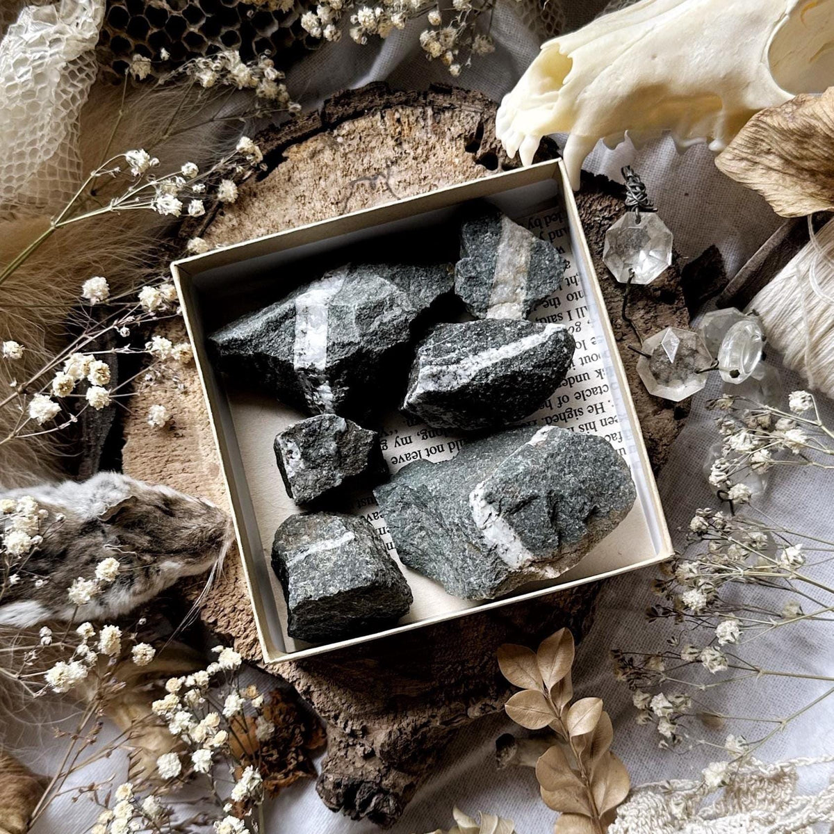Real Natural Rough Quartz Collection – No. 01