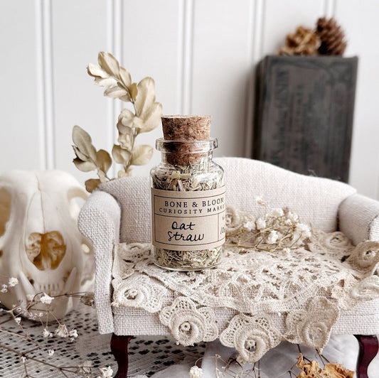 Dried Oat Straw in Glass Vial – No. 106
