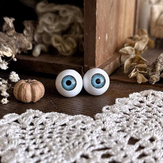 Vintage Pair of Blue Doll Eyes – No. 02