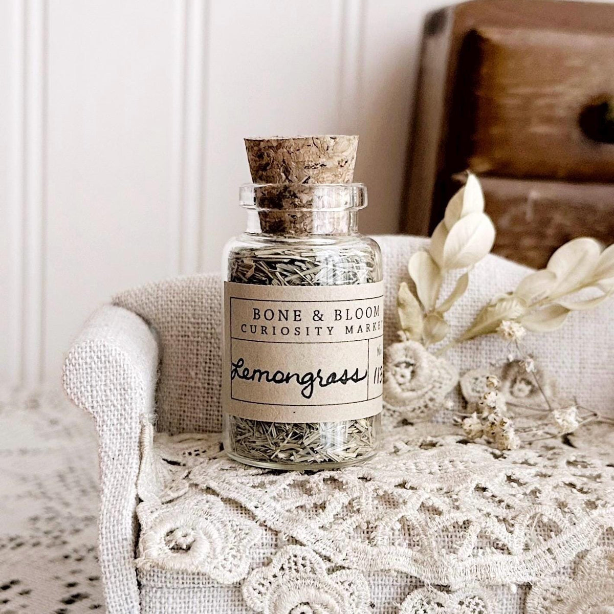 Dried Lemongrass in Glass Vial – No. 113
