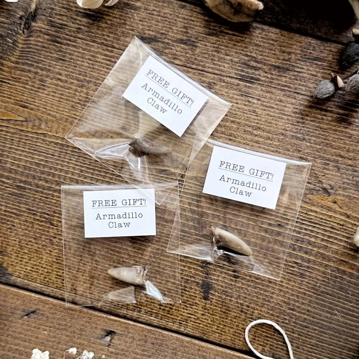 Free Gift – Armadillo Claw